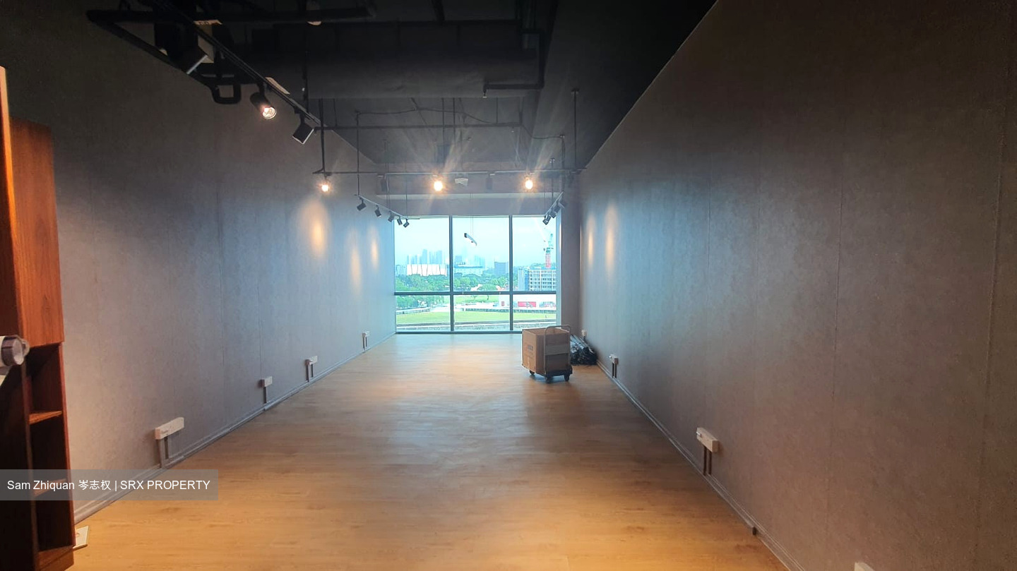 Woods Square (D25), Office #472108301